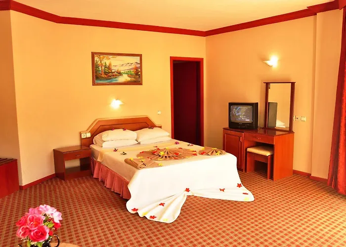 Mustis Royal Plaza فندق