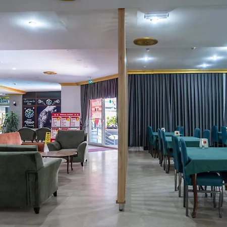 Mustis Royal Plaza מלון מרמריס