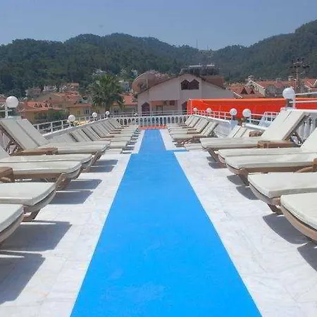 Mustis Royal Plaza Szálloda