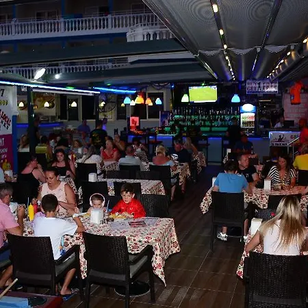 מלון Mustis Royal Plaza מרמריס