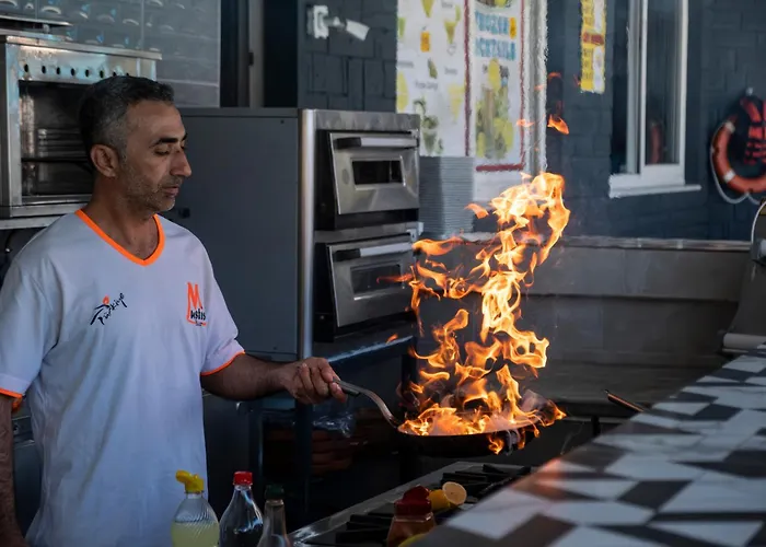 Mustis Royal Plaza فندق 3*