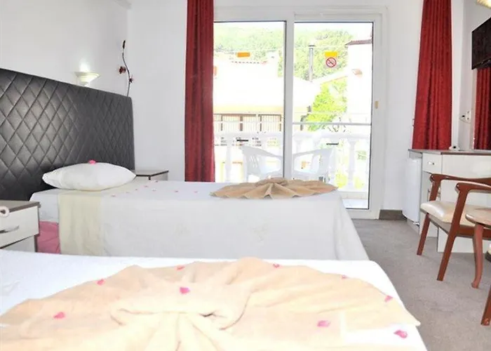 Mustis Royal Plaza فندق مرمريس