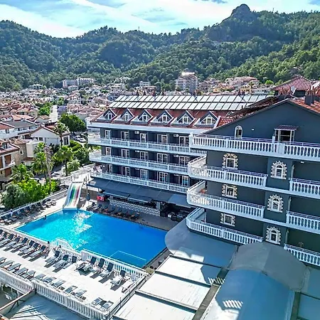 Mustis Royal Plaza