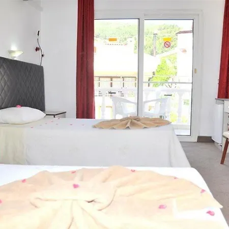 慕斯提斯帝京酒店 酒店 马尔马里斯