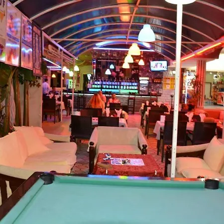 慕斯提斯帝京酒店 3* 马尔马里斯