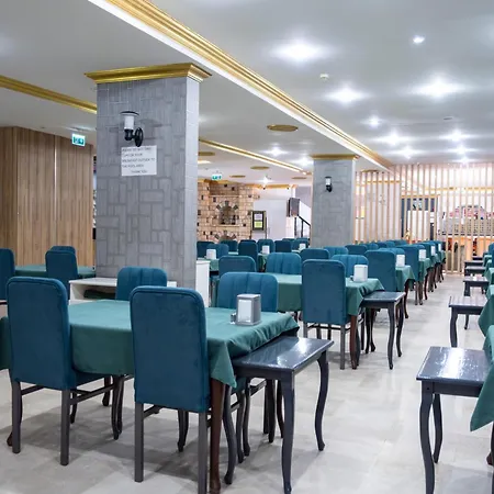 ホテル Mustis Royal Plaza 3*