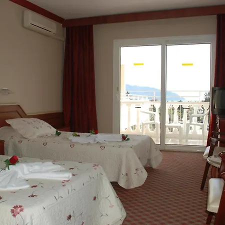 Mustis Royal Plaza ホテル