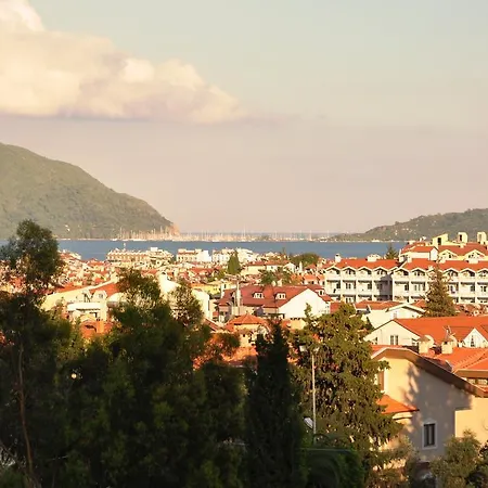 Hotel Mustis Royal Plaza 3*