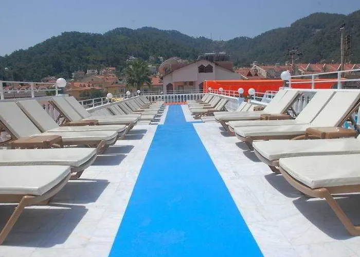 Mustis Royal Plaza Отель